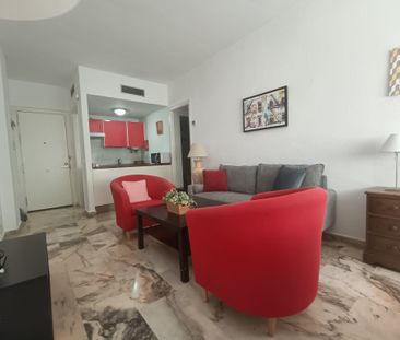 Apartamento de alquiler en Avenida Alcalde Luis Uruñuela, Urbadiez ... - Photo 3