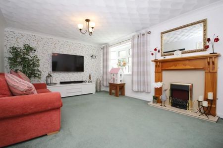 5 bedroom detached house to rent - Photo 2