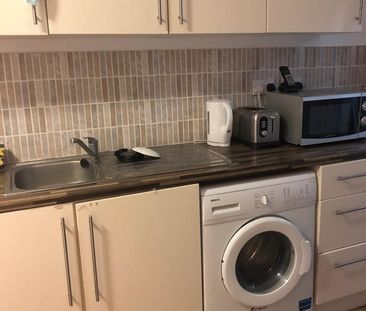 Room in a Shared House, Cranbrook Road, IG1 - Photo 5
