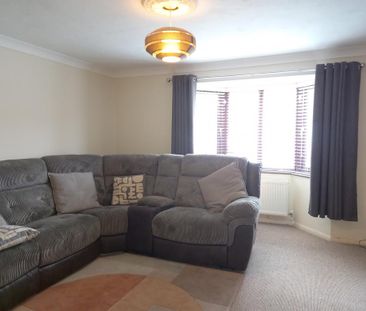 3 bedroom semi-detached house to rent - Photo 3