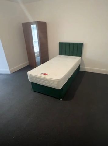Room in a Shared House, Chippinghouse Road, S7 - Photo 3