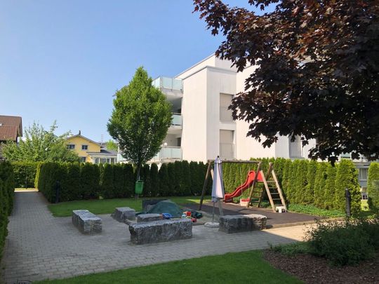 moderne 4.5 Zi.-Parterre-Wohnung im Dorfzentrum - Photo 1