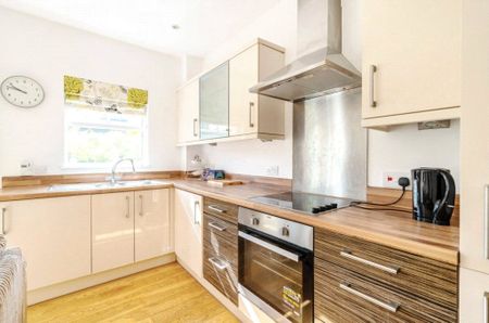 1 Bedroom Flat / Apartment - Sparkford Road, Winchester - Photo 3