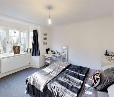 4 bedroom semi-detached house to rent - Photo 5