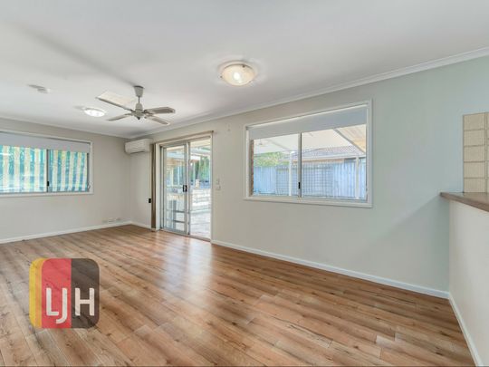 Air Conditioned 3 Bedroom Home In McDowall State School Catchment. Huge Patio And Solar - Photo 1
