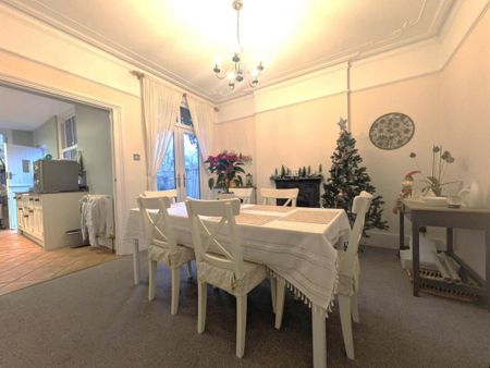 4 bedroom semi-detached house to rent - Photo 3