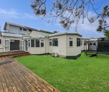 Welcome home to 25A Trafalgar Street. - Photo 2