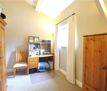 2 bedroom semi-detached house to rent - Photo 4