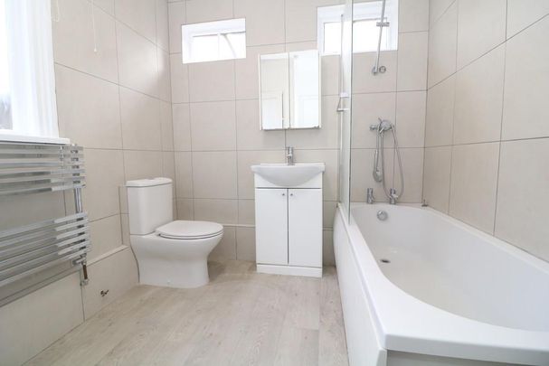 3 bedroom semi-detached house to rent - Photo 1