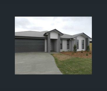 28 Bendee Street, Glen Eden, Qld 4680 - Photo 2