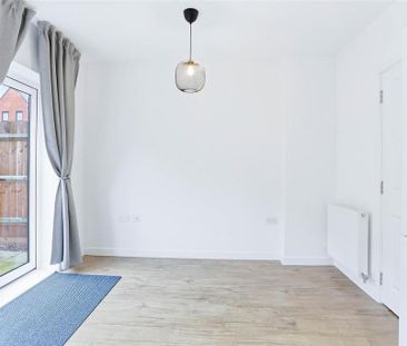 3 bedroom townhouse to rent - Photo 2