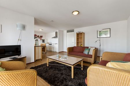 Nicely 2 bedroom apartment, terrace & harbor view - Photo 4