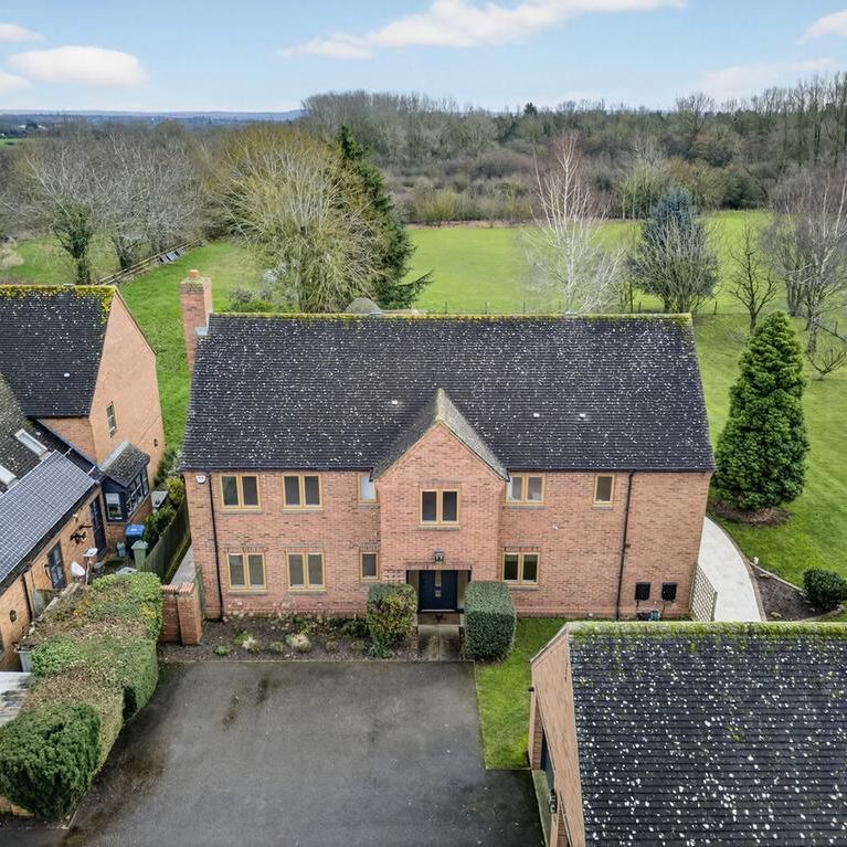 4 bedroom detached house to rent - Photo 1