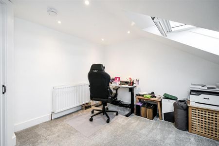 5 bedroom terraced house to rent - Photo 3