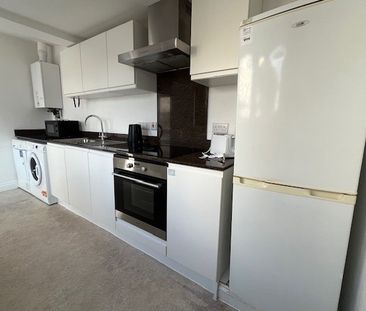 2 Bedroom | 23 Welbeck Avenue, PL4 6BG - Photo 3