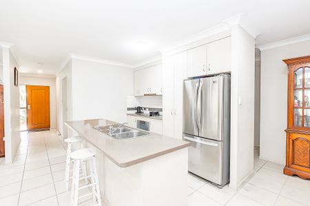 16 Bluff Street, Bushland Beach QLD 4818 - House For Rent | Domain - Photo 4