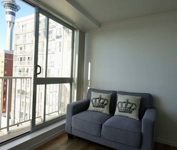 Stylish 2BR Central Apt with Gym - Photo 4