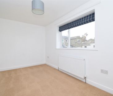 Briestfield Road, Briestfield, Dewsbury - Photo 2