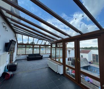 5 bedroom detached house to rent - Photo 2