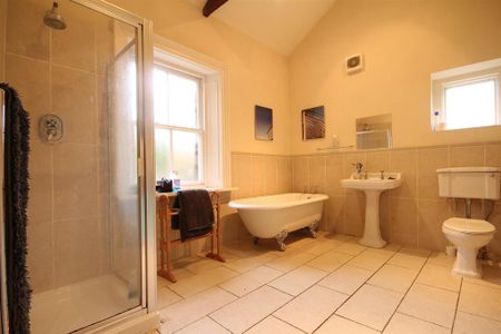 5 bedroom end of terrace house to rent - Photo 5