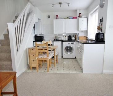 Chestnut Walk, West Byfleet, Surrey, KT14 - Photo 3