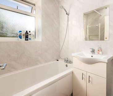 Roxeth Green Avenue, HA2 - Photo 6