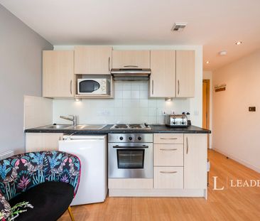 studio to rent Gunwharf Quays, Portsmouth, Hampshire, PO1 - Photo 4