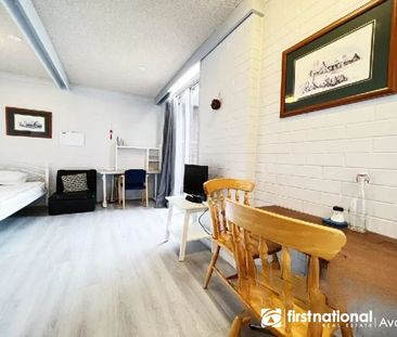 Furnished 1-Bedroom Apartment in North Melbourne - Photo 1