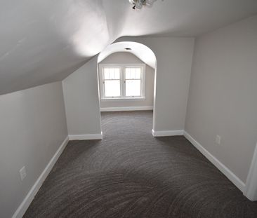 For Lease - 361 Bond Street, Oshawa, Ontario - Photo 4