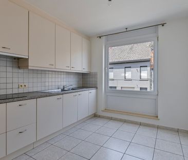 Ruim appartement met 2 slpks en garagebox in het centrum van Geel ! - Foto 3