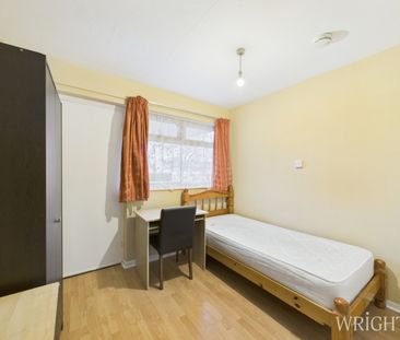 4 bedroom End Terraced House - Travellers Lane, Hatfield - Photo 4