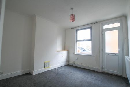 Wollaston Road, Lowestoft - Photo 2
