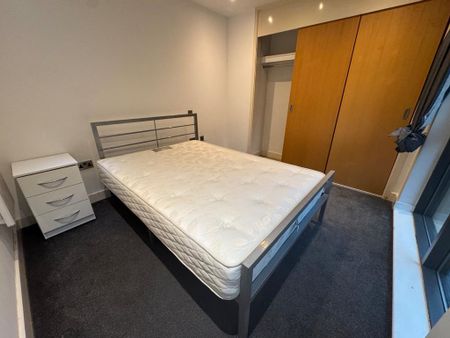 2 bedroom flat to rent - Photo 2