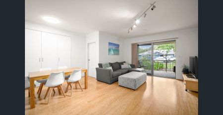 Spacious 3-Bedroom Apartment in Prime Sutherland Location - Photo 4