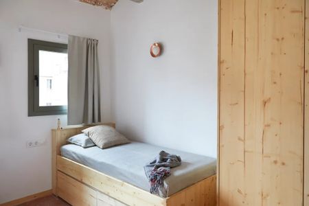 Carrer de lEncarnació, Barcelona, Catalonia 08025 - Photo 2