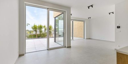 Appartement te huur in Kortrijk voor € 1.600 met 3 slaapkamers - Photo 4