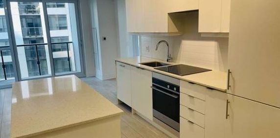 Hurontario St/Burnhamthorpe Rd Brand New 2Bdrm Modern Kitchen 1Locker - Photo 2