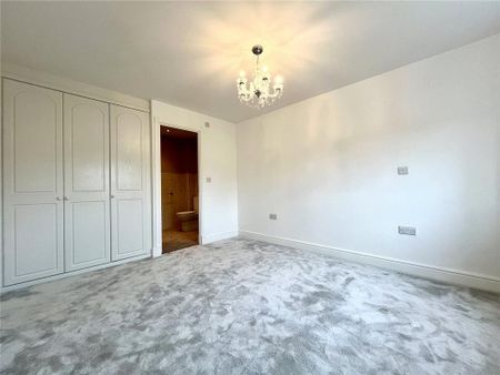 4 bedroom semi-detached house to rent - Photo 3