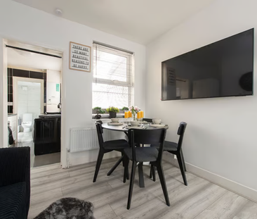 4 bedroom house to rent - Photo 1