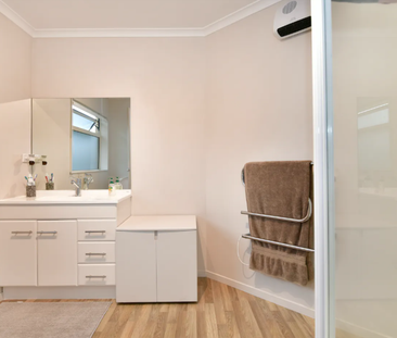 Orewa, 10 Centreway Road - Photo 2