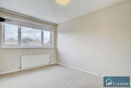 3 bedroom detached house to rent - Photo 2