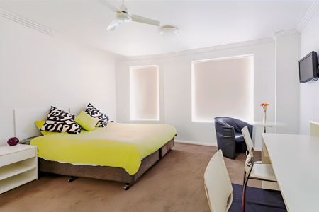 1 Bedroom+study - Photo 3