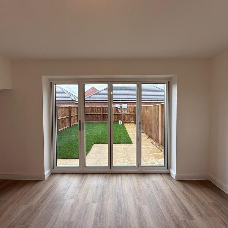 3 bedroom terraced house to rent - Photo 1