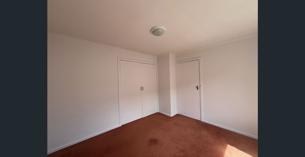 Updated 2-bedroom property. - Photo 1