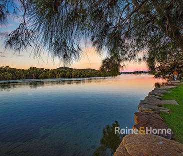 LOVELY HOME IN GREAT LOCATION!! - Photo 1