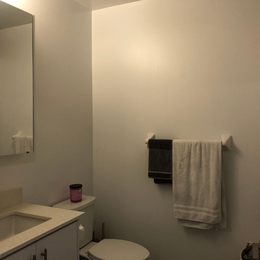For Lease - 75 Oneida Crescent Unit# 1606, Richmond Hill, Ontario - Photo 1