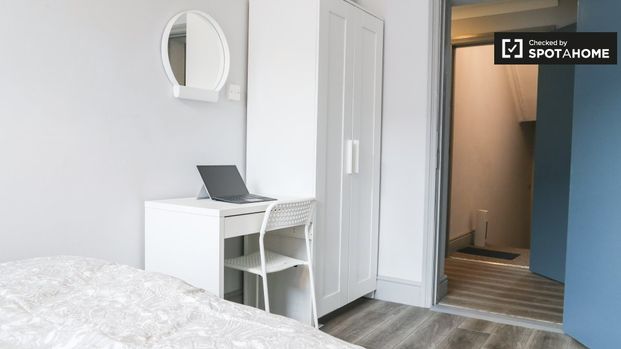 Room in a shared 8-bedroom apartment, Inns Quay, Dublin - Photo 1