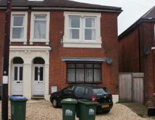 7 bedroom property to rent in Southampton - Photo 1