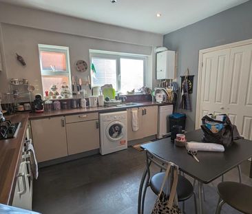 2 bedroom flat to rent - Photo 5