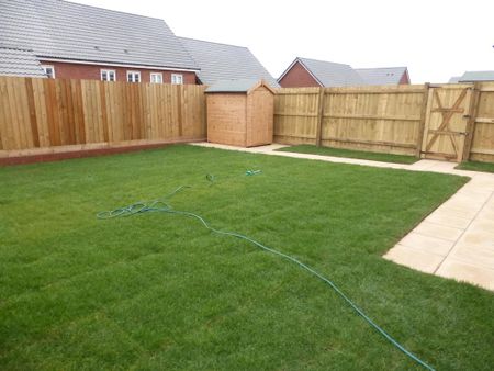 3 bedroom detached house to rent - Photo 3